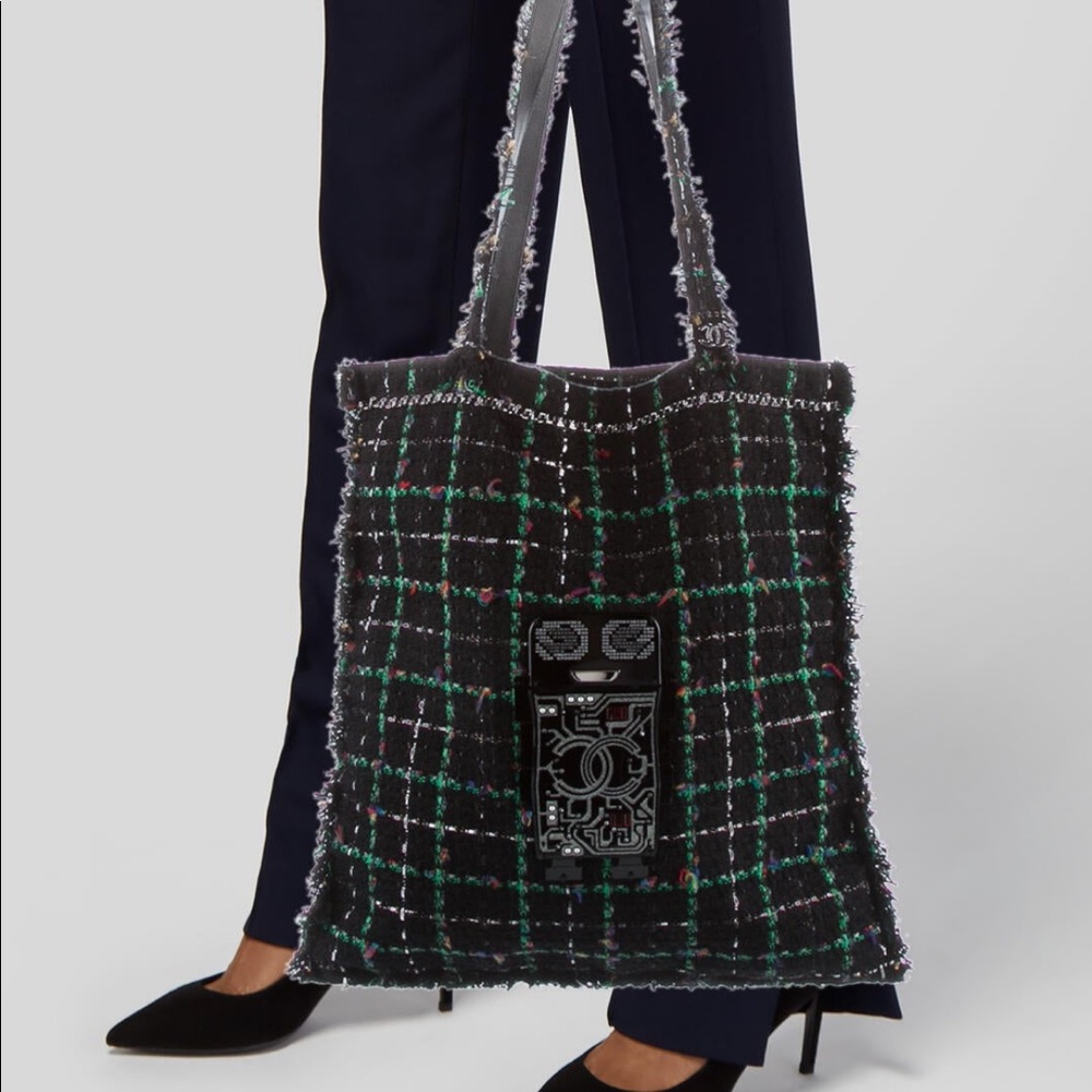 CHANEL - SHOPPING IN FABRICS TOTE